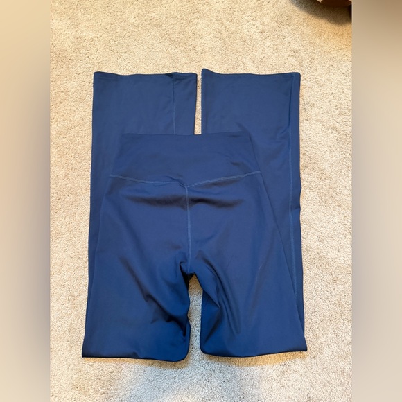 GIRLFRIEND COLLECTIVE Navy High Waist Yoga Flare Pants Sz S - Picture 2 of 8